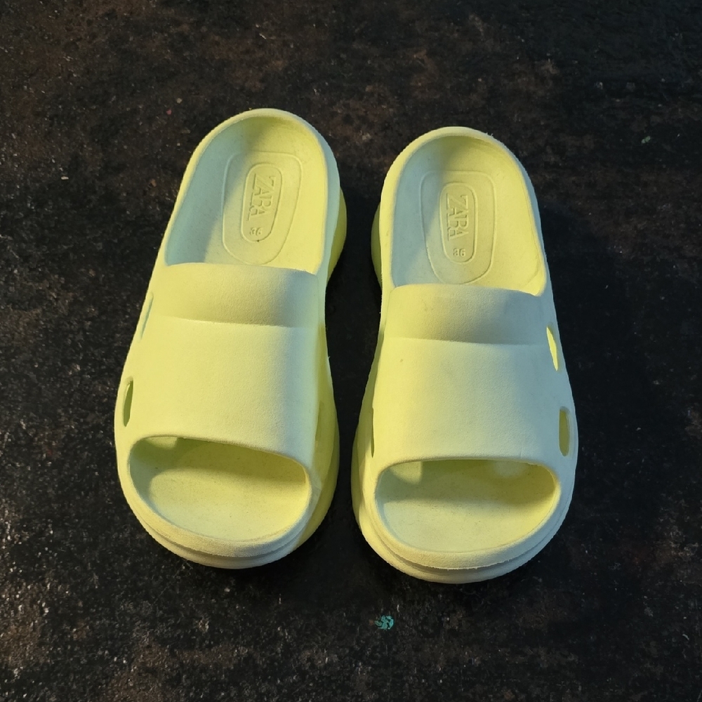 Zara Kids Lemon Slide Sandals